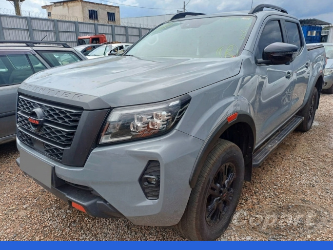 NISSAN FRONTIER 22/23